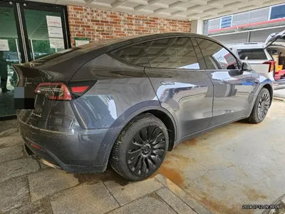 2021 Tesla Model Y VIN: