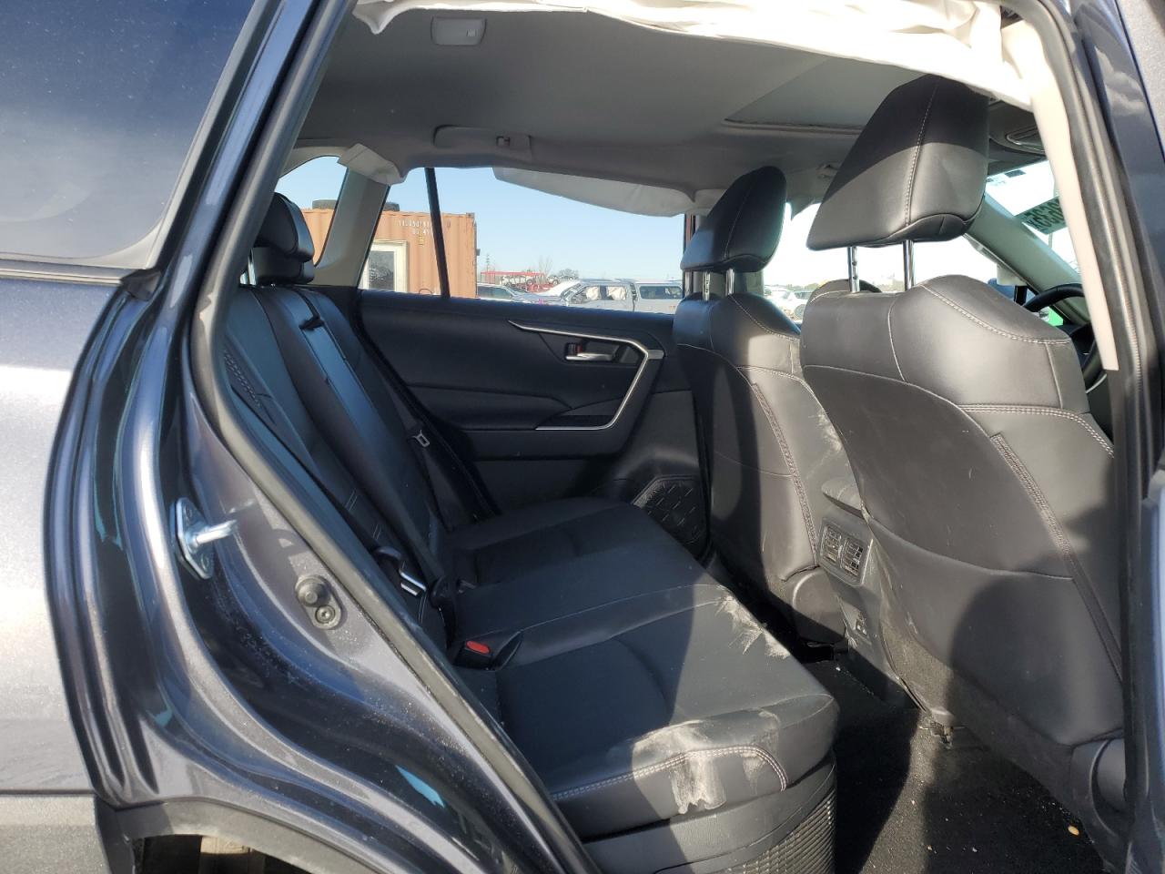 2023 TOYOTA RAV4 XLE PREMIUM VIN:JTMB6RFV8PD082318