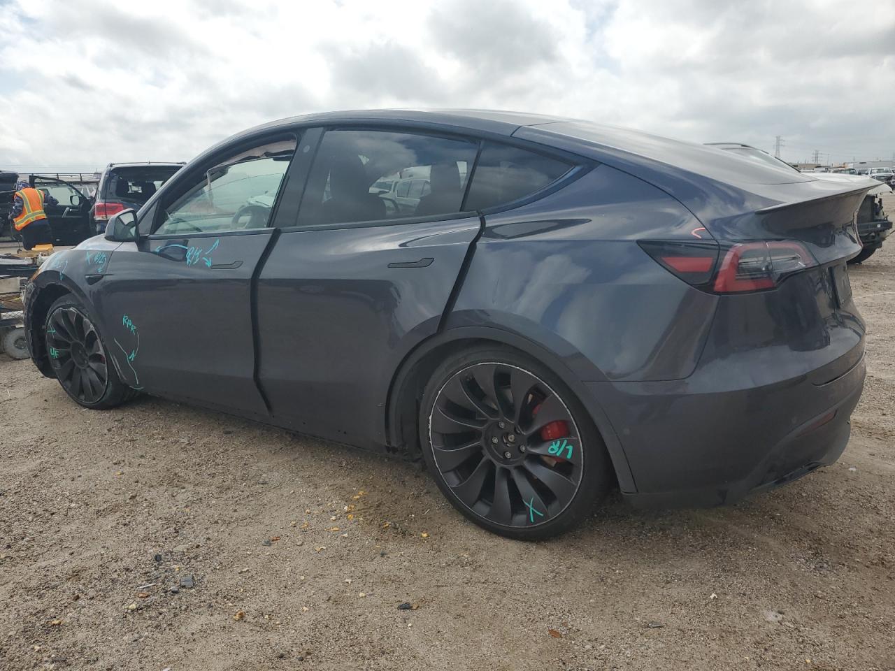 2022 TESLA MODEL Y  VIN:7SAYGDEF6NF319496