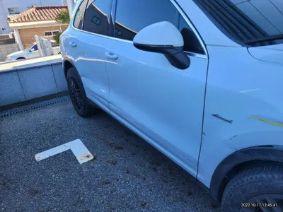 2015 Porsche Cayenne VIN: