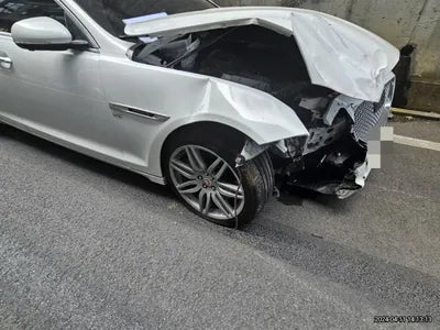 2019 Jaguar XJS VIN: