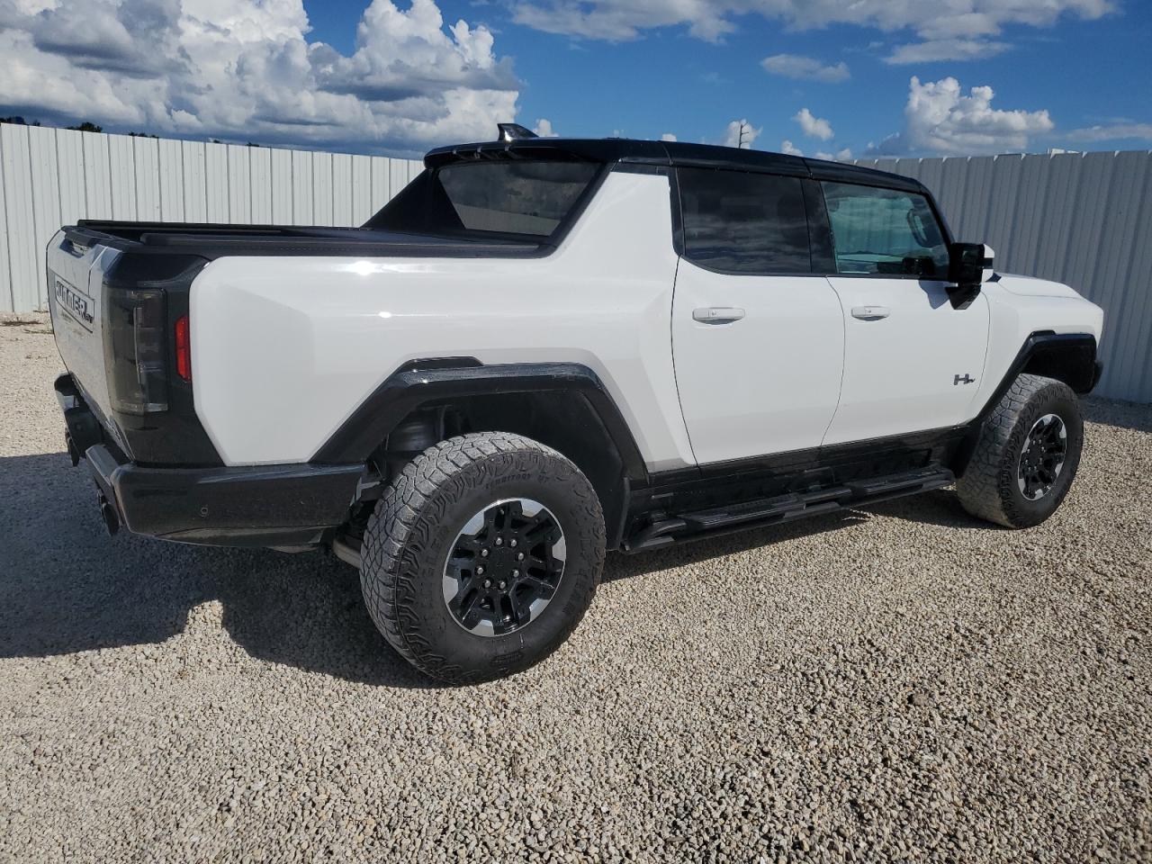 2022 GMC HUMMER PICKUP EDITION 1 VIN:1GT40FDA4NU100223