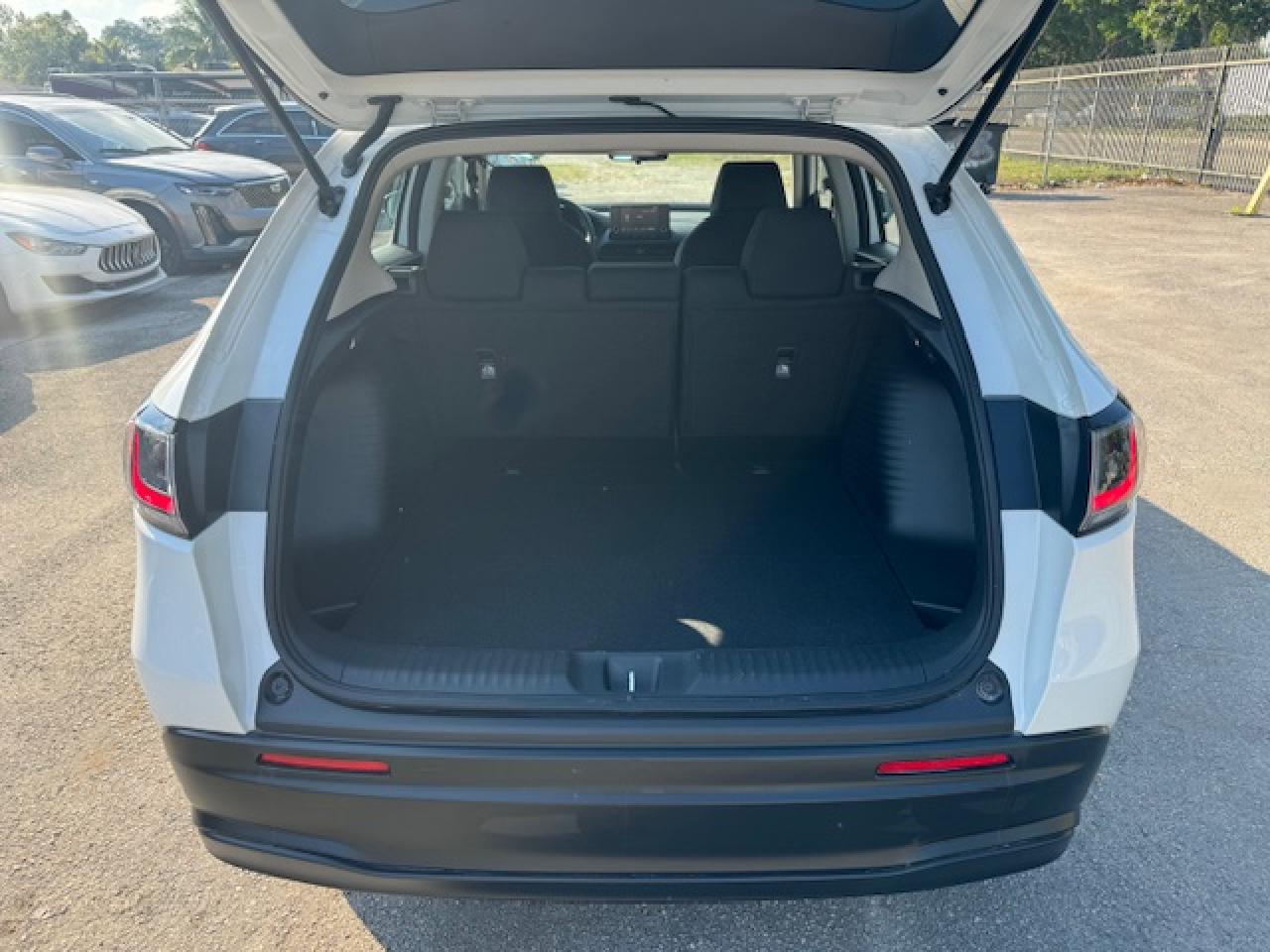 2024 HONDA HR-V LX VIN:3CZRZ1H31RM728528