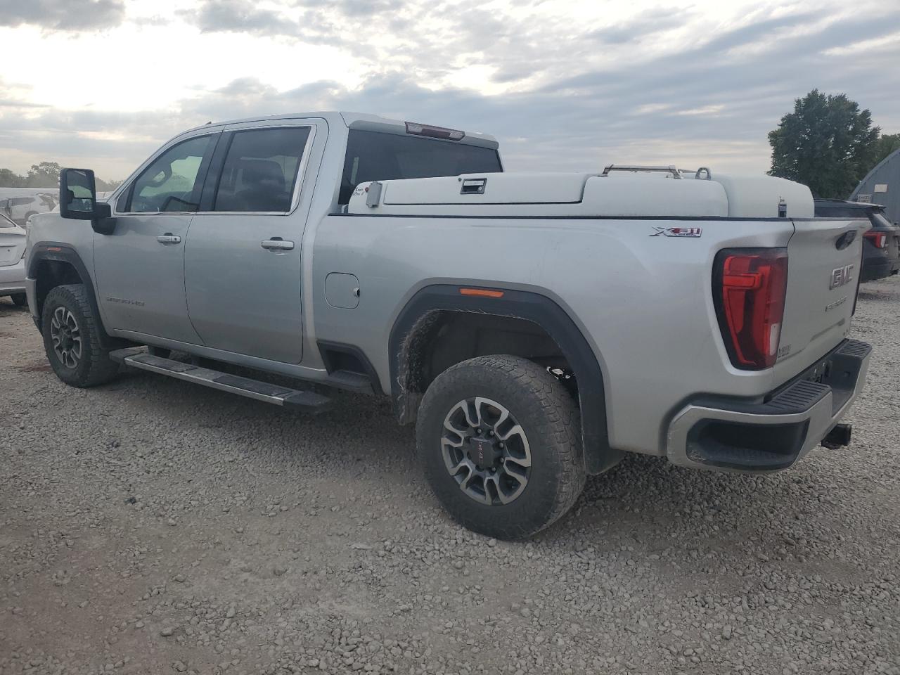 2022 GMC SIERRA K2500 SLE VIN:1GT49ME7XNF111888