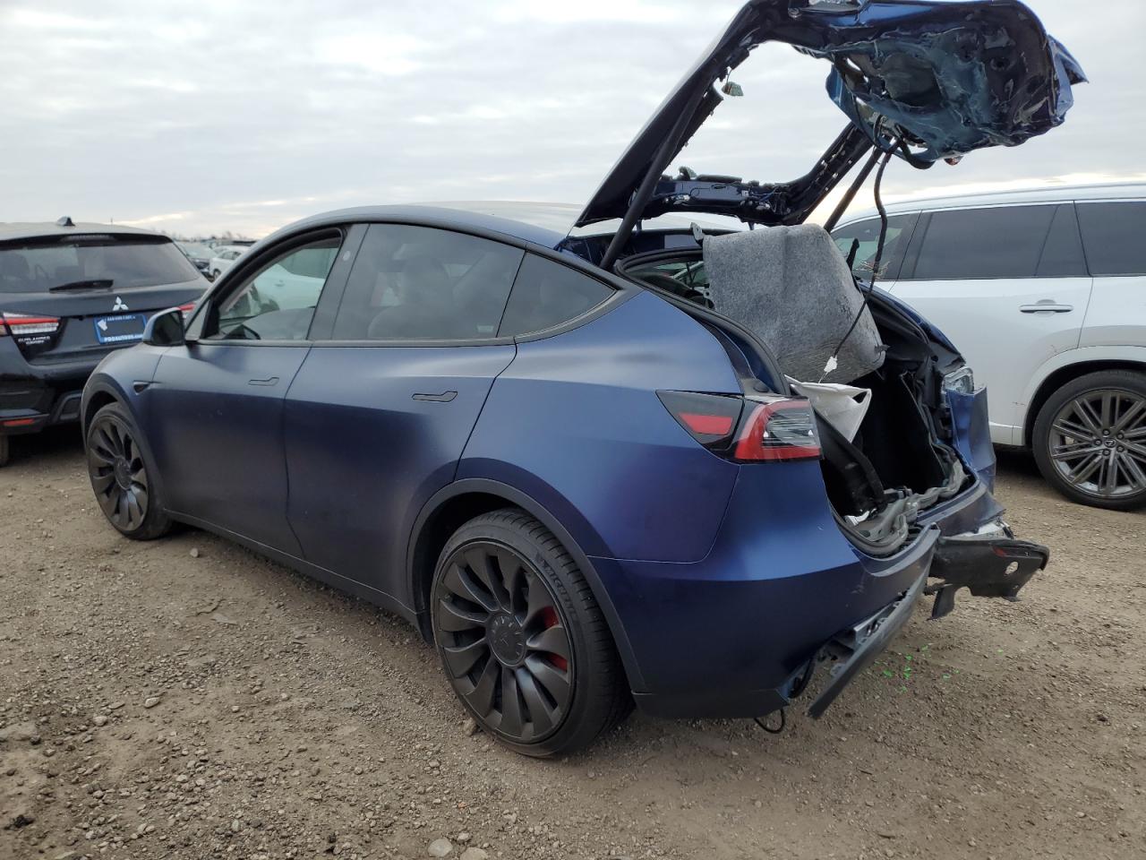 2023 TESLA MODEL Y  VIN:7SAYGDEFXPF852079
