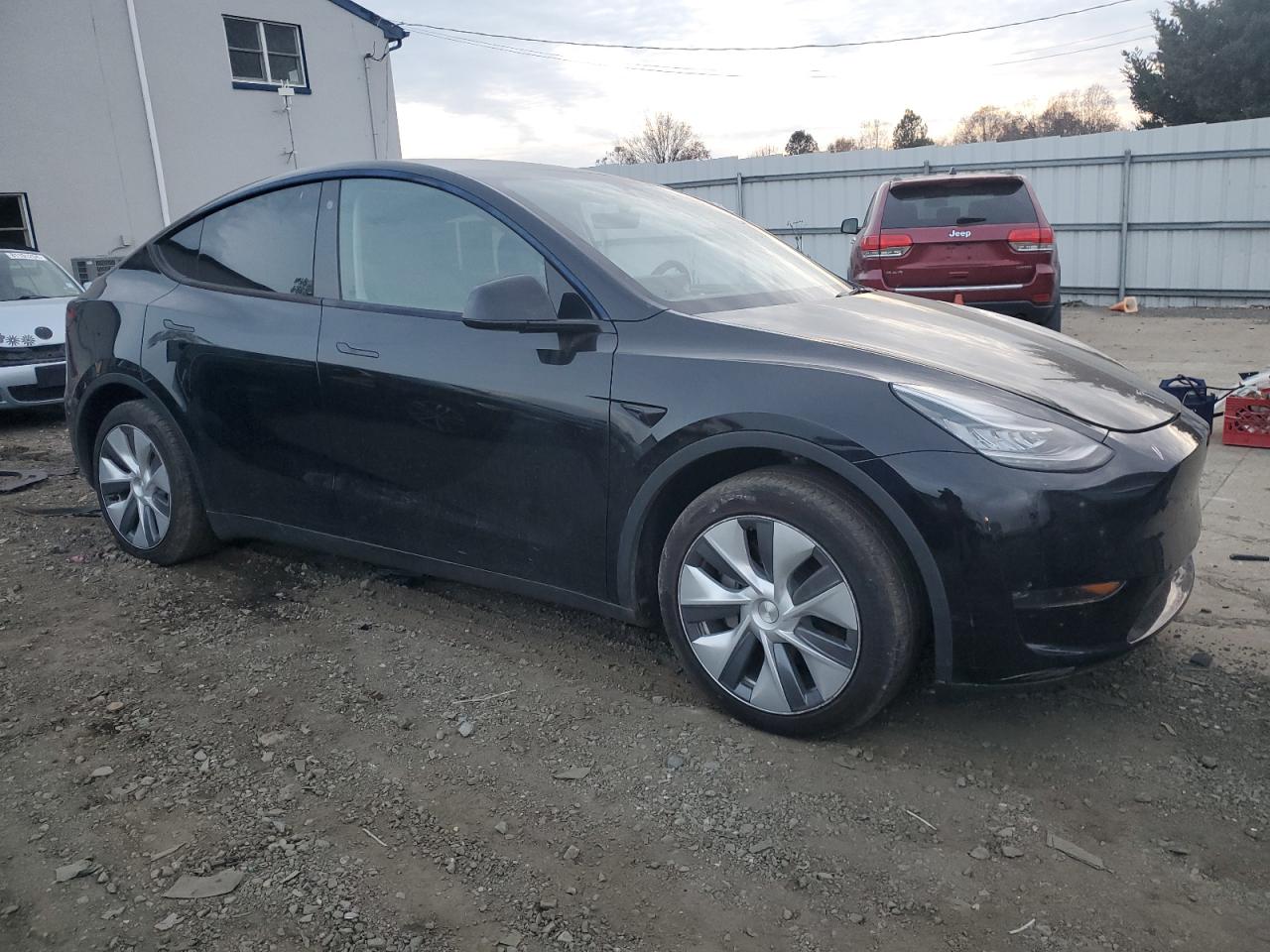 2023 TESLA MODEL Y  VIN:7SAYGDEE3PA077113