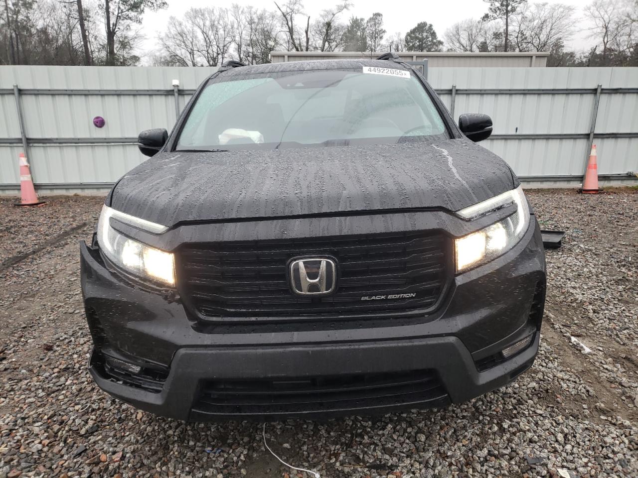 2024 HONDA PASSPORT BLACK EDITION VIN:5FNYF8H84RB007624