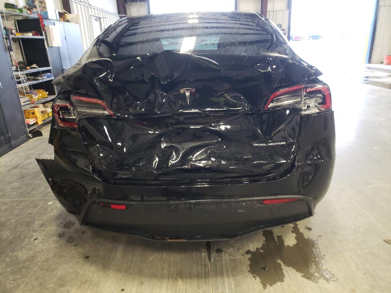 2022 TESLA MODEL Y  VIN:7SAYGAEE1NF366859