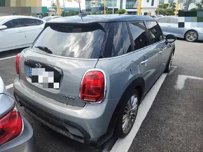 2022 MINI Cooper VIN: