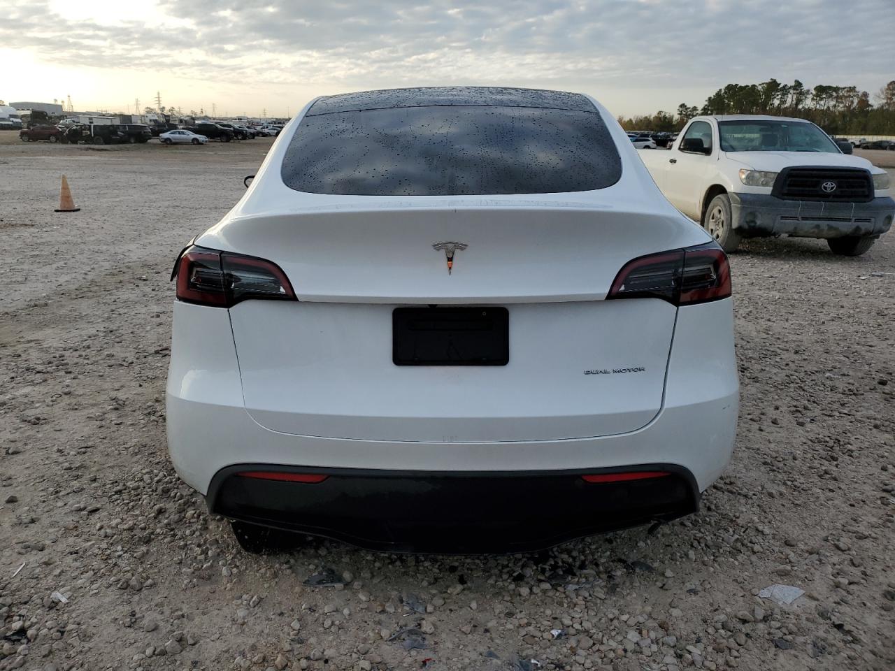 2023 TESLA MODEL Y  VIN:7SAYGDEE4PA061681
