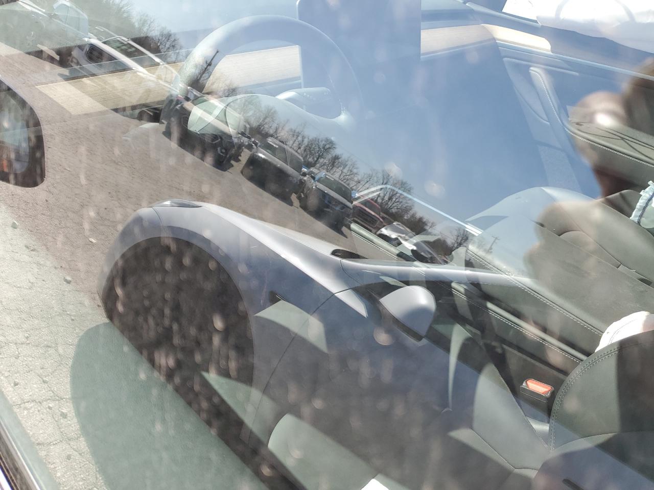 2024 TESLA MODEL Y  VIN:7SAYGDEE7RA323695