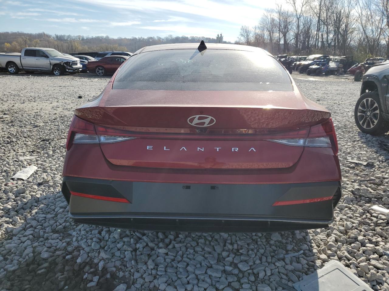 2024 HYUNDAI ELANTRA SEL VIN:KMHLS4DG3RU817227