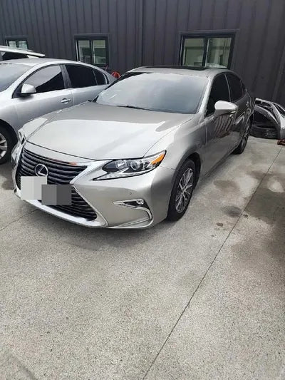 2018 Lexus ES 300 VIN: