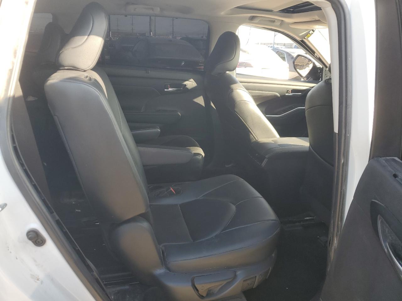 2024 TOYOTA HIGHLANDER LE VIN:5TDKDRAH2RS537128