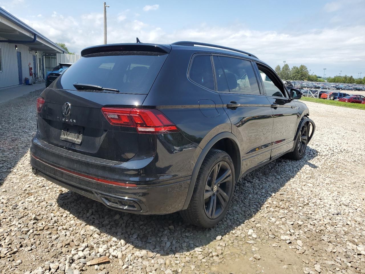 2023 VOLKSWAGEN TIGUAN SE R-LINE BLACK VIN:3VVCB7AX6PM107400