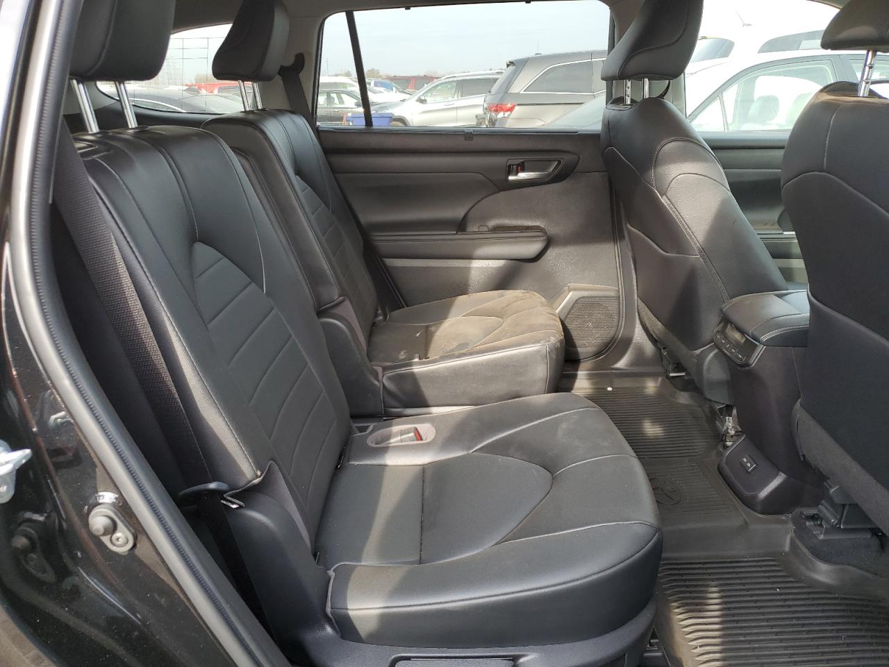 2022 TOYOTA HIGHLANDER XLE VIN:5TDHZRBH7NS255023