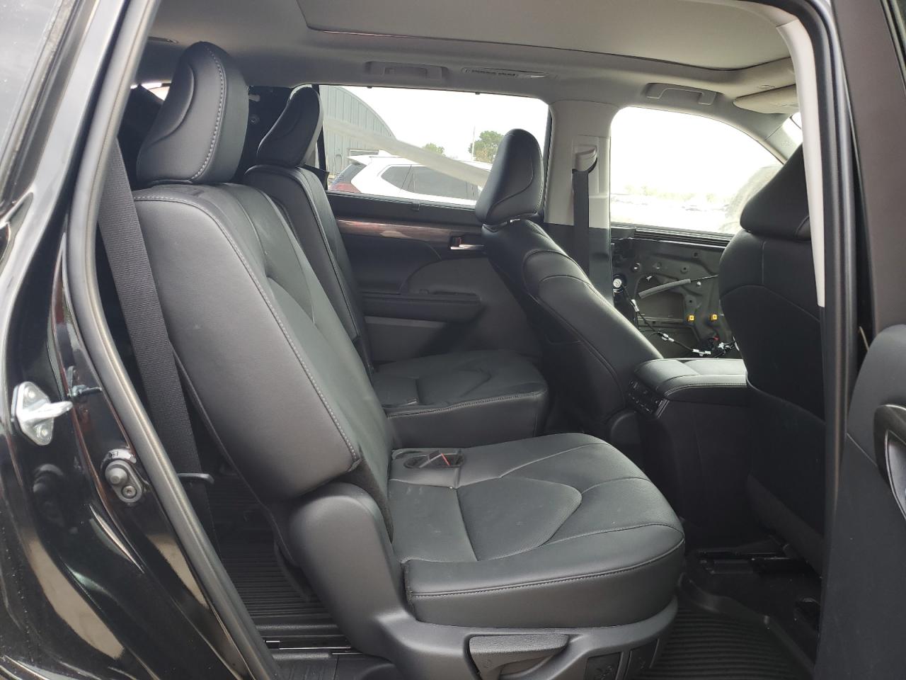 2024 TOYOTA HIGHLANDER LE VIN:5TDKDRBH4RS562305