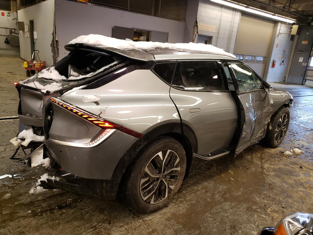 2022 KIA EV6 LIGHT VIN:5YFBURHE9GP410006