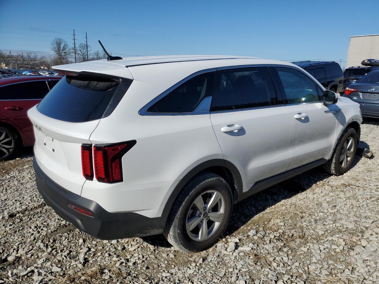 2023 KIA SORENTO LX VIN:5XYRG4LC3PG194933