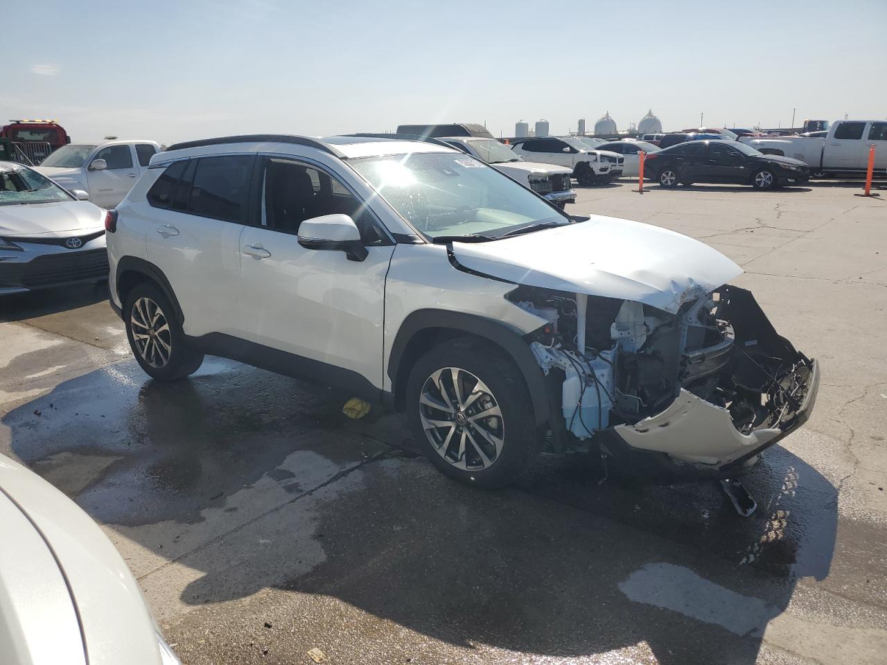 2022 TOYOTA COROLLA CROSS XLE VIN:7MUDAAAG3NV001508