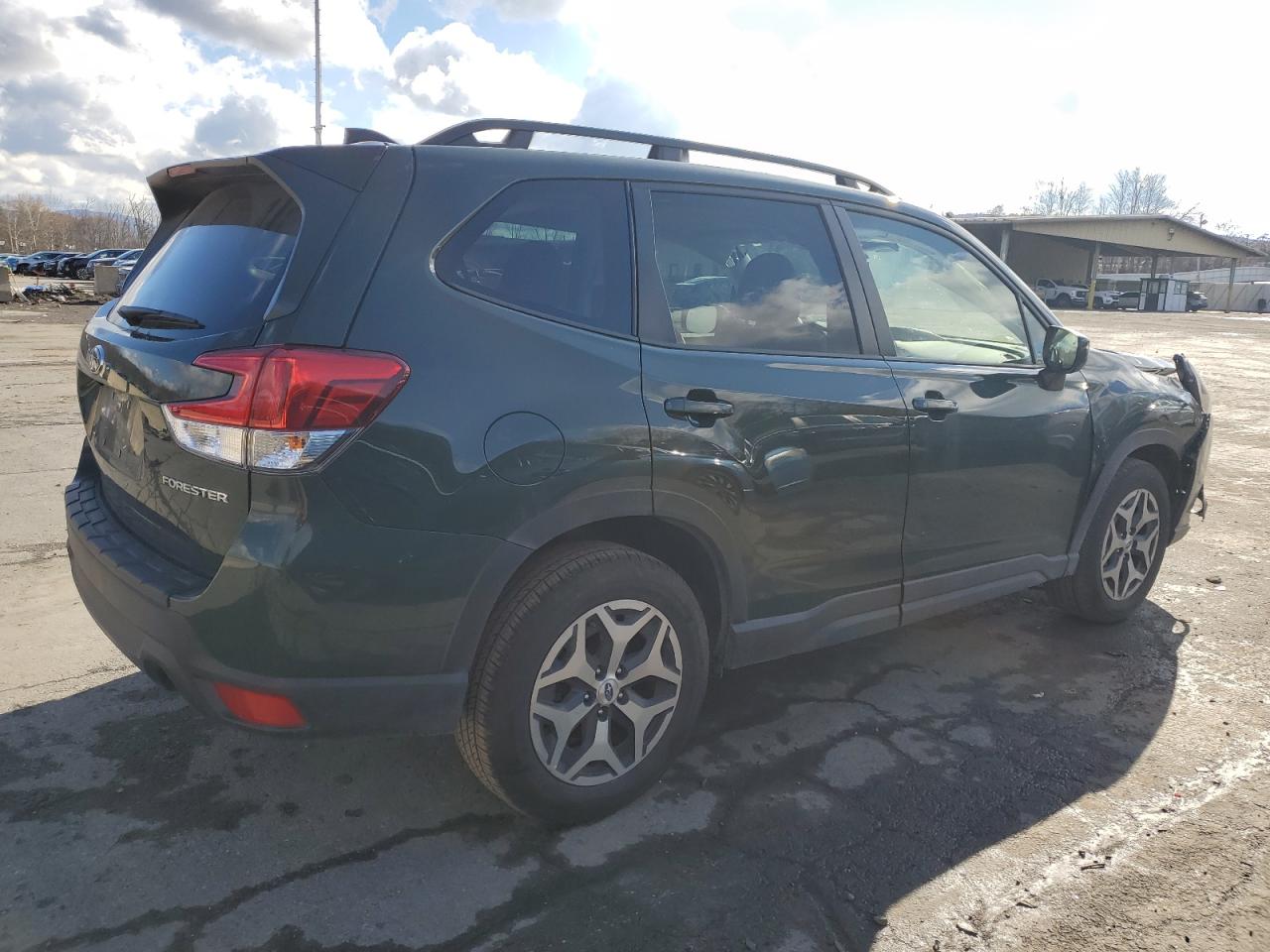2024 SUBARU FORESTER PREMIUM VIN:JF2SKADC8RH425379