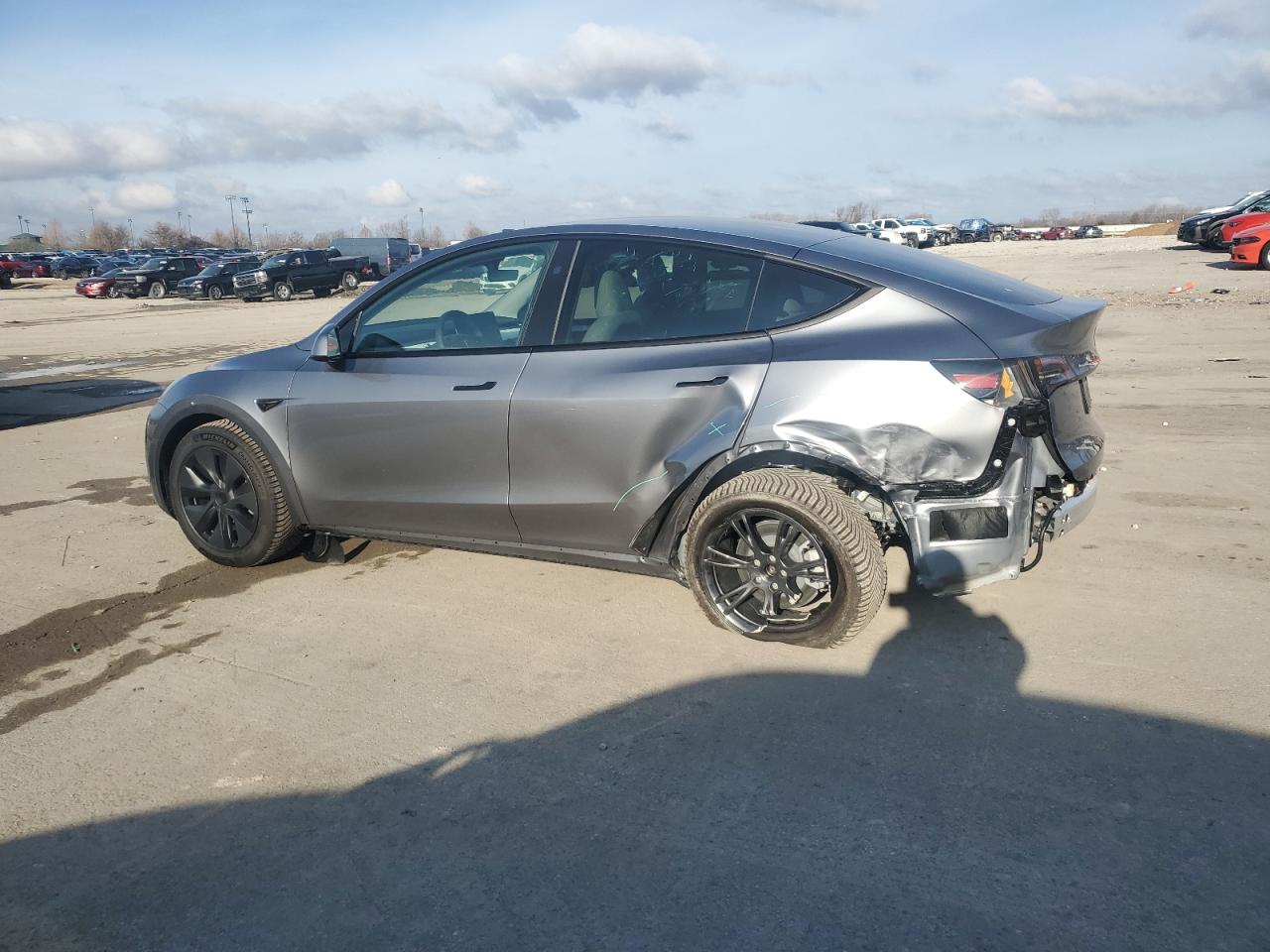 2024 TESLA MODEL Y  VIN:7SAYGAEE4RF210742