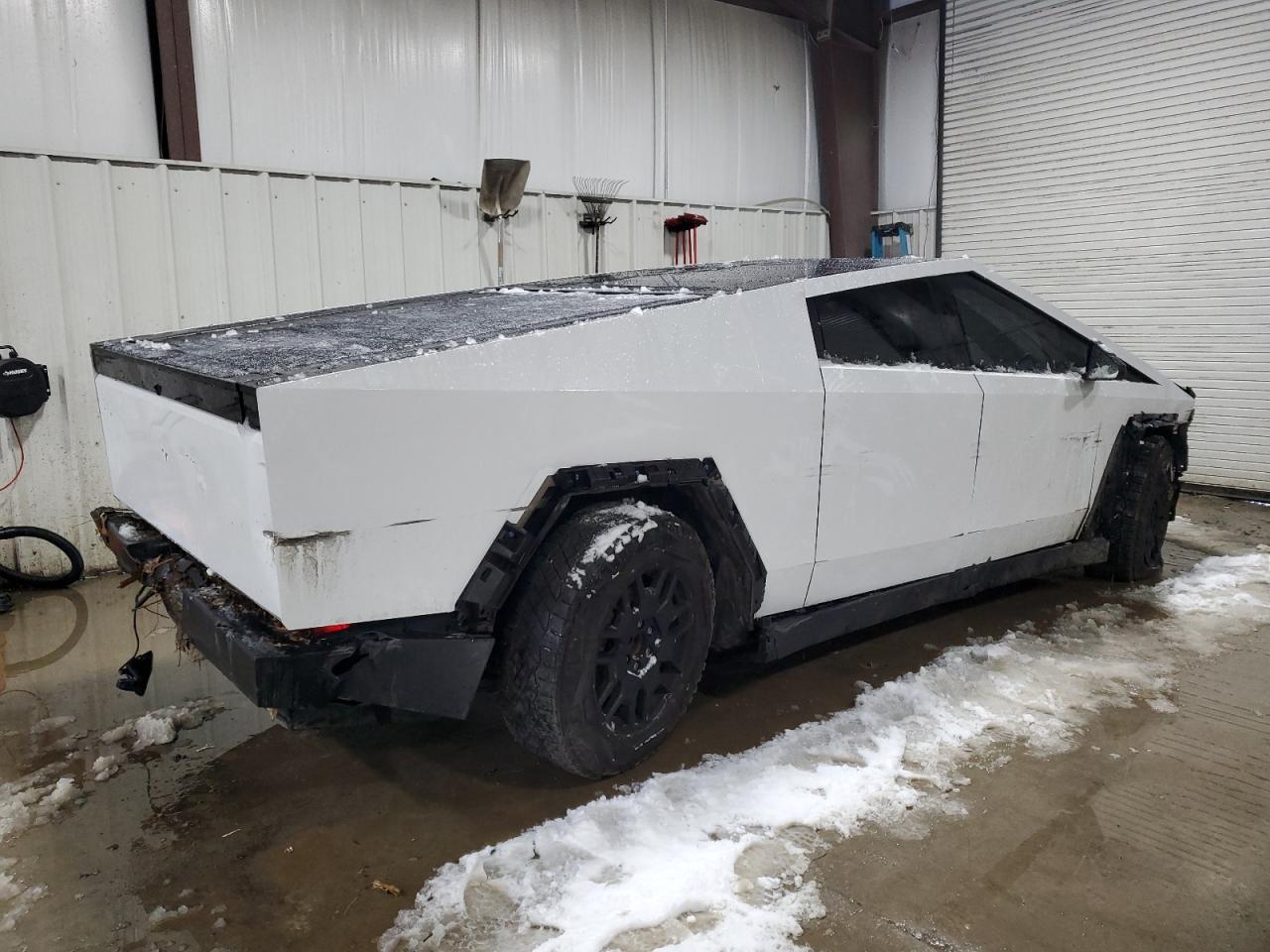 2024 TESLA CYBERTRUCK  VIN:7G2CEHED7RA019582