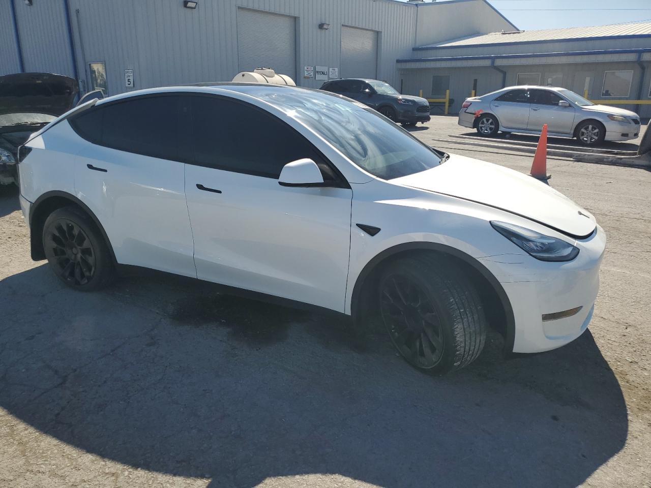2023 TESLA MODEL Y  VIN:7SAYGDEEXPF617558