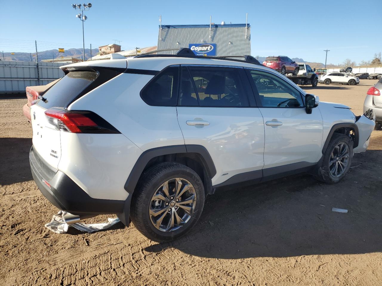 2022 TOYOTA RAV4 XLE PREMIUM VIN:JTMB6RFV7NJ015093