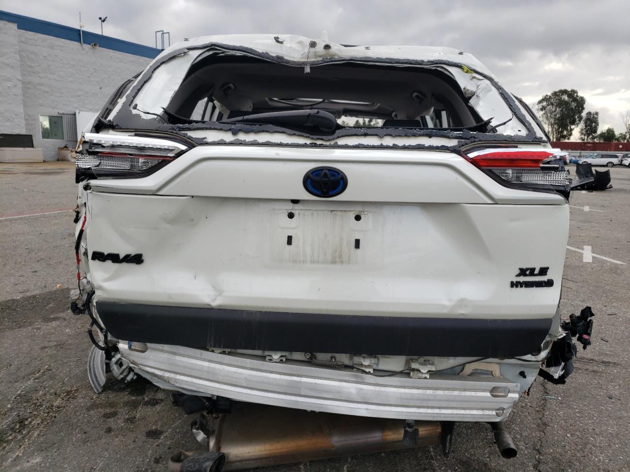 2022 TOYOTA RAV4 XLE PREMIUM VIN:JTMB6RFV1ND527611