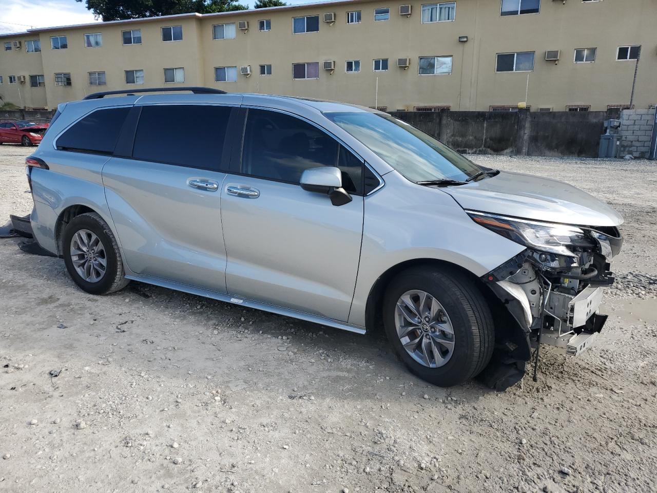 2022 TOYOTA SIENNA XLE VIN:5TDYRKECXNS116933