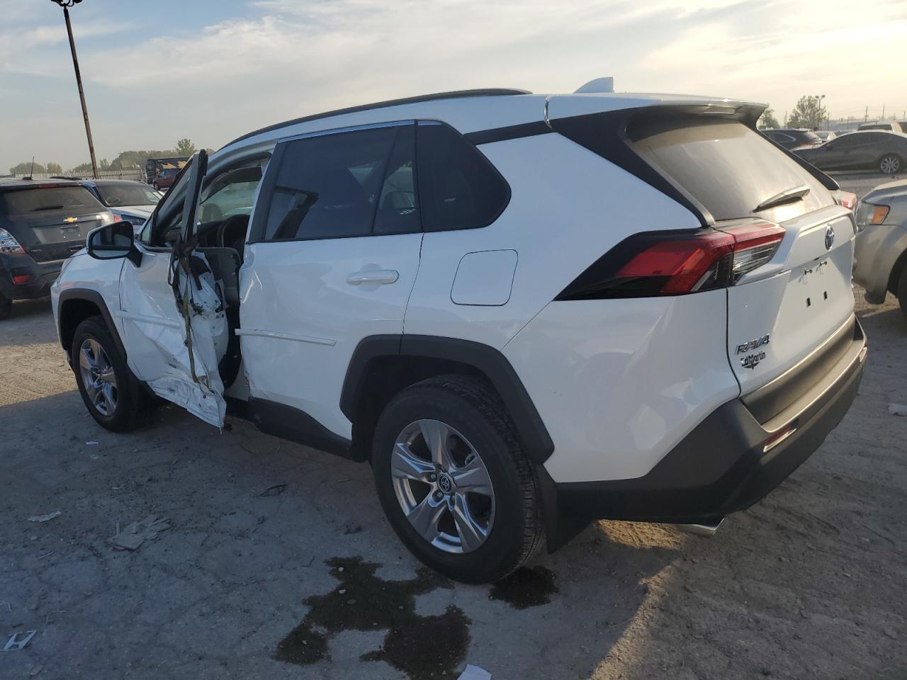2023 TOYOTA RAV4 XLE VIN:2T3P1RFV6PC377586