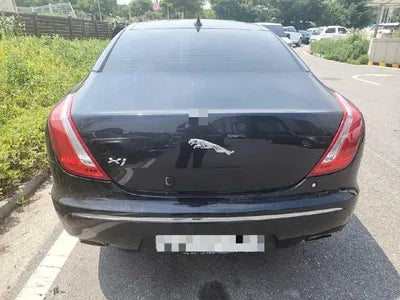 2015 Jaguar XJ VIN: