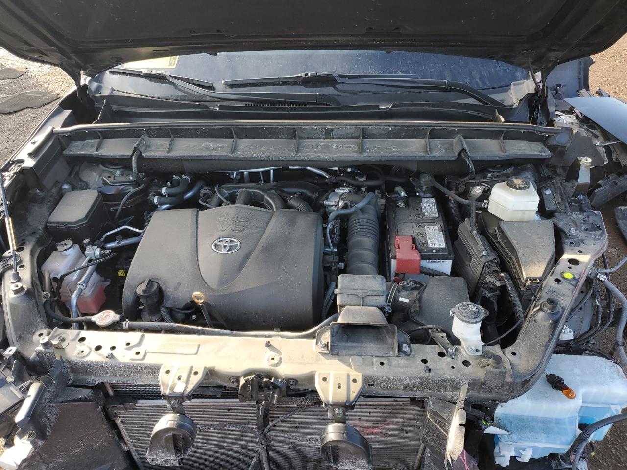 2022 TOYOTA HIGHLANDER XLE VIN:5TDHZRBH0NS577972