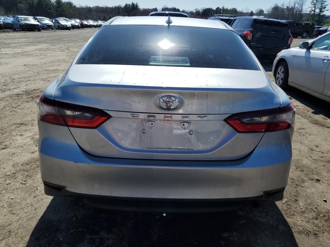 2022 TOYOTA CAMRY LE VIN:4T1C11AK4NU684076