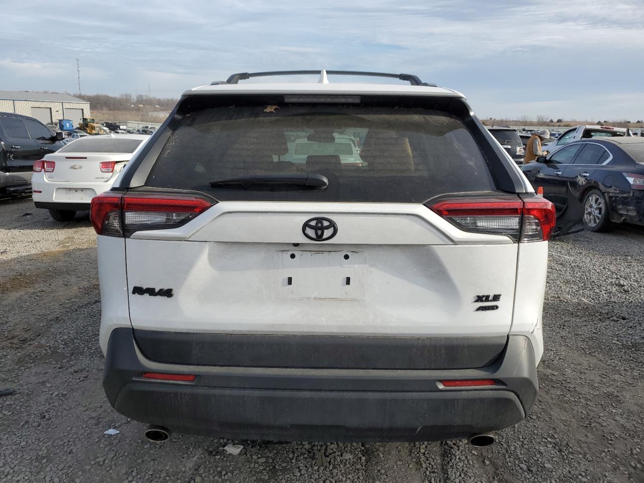 2022 TOYOTA RAV4 XLE VIN:2T3P1RFV6NW274356