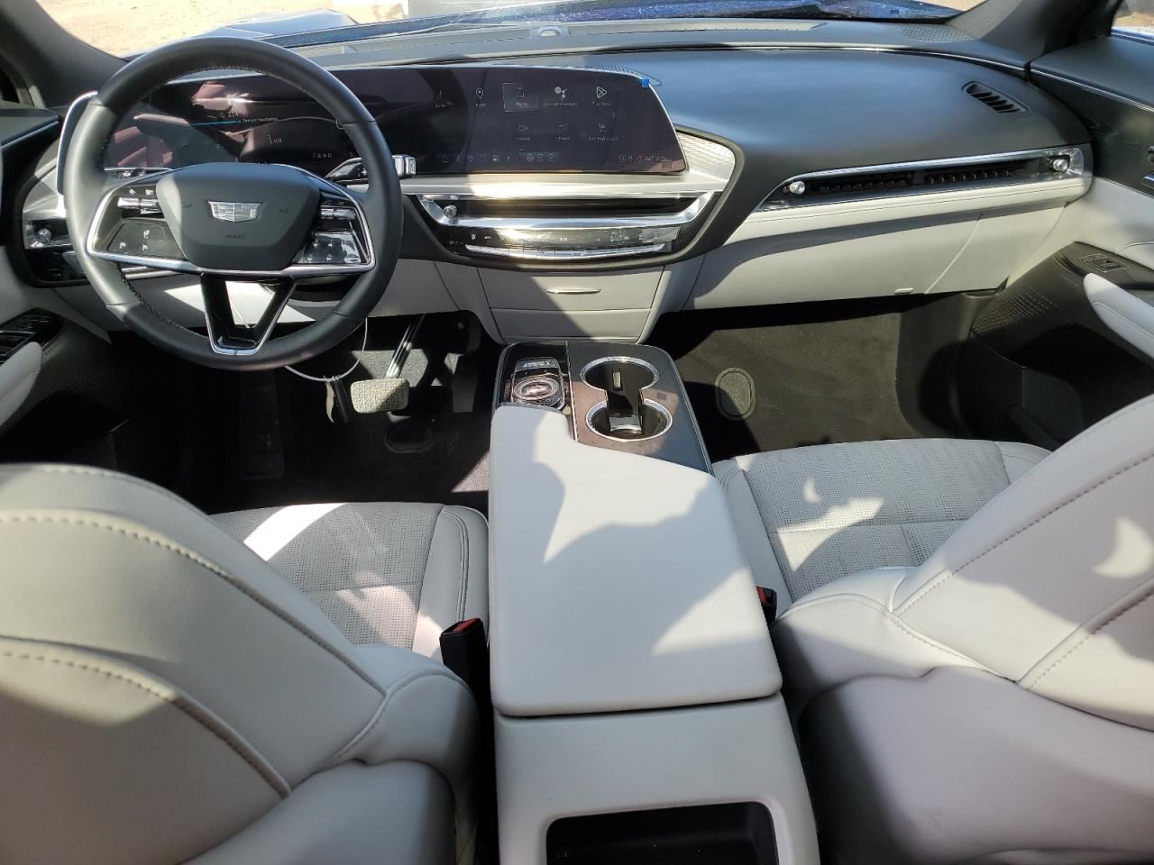 2024 CADILLAC LYRIQ LUXURY VIN:1GYKPPRL0RZ100077