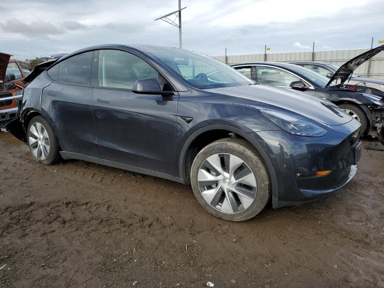 2024 TESLA MODEL Y  VIN:7SAYGAEE0RF023725