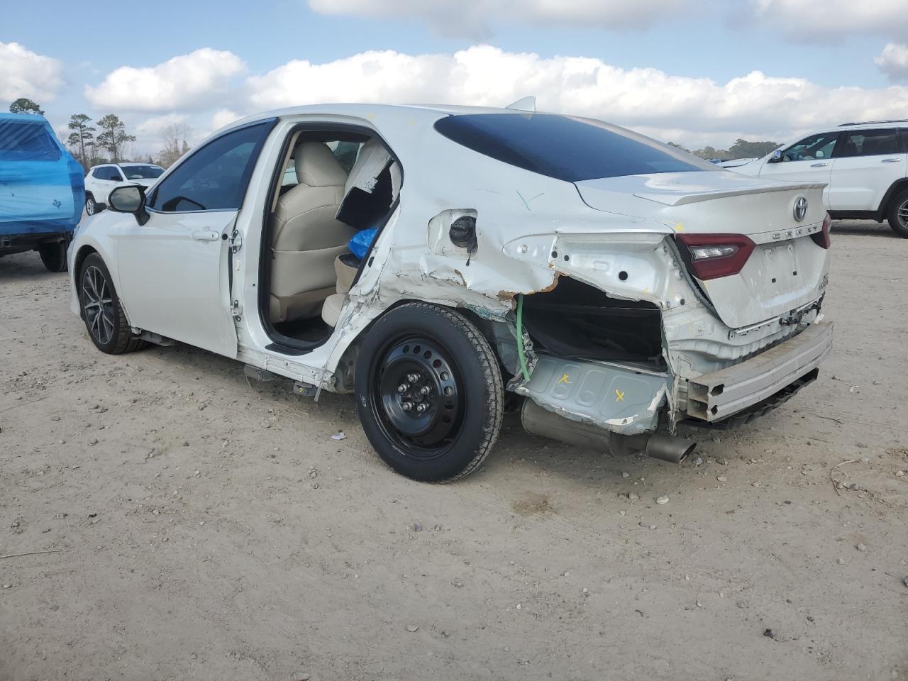 2022 TOYOTA CAMRY XLE VIN:4T1F31AK2NU035870