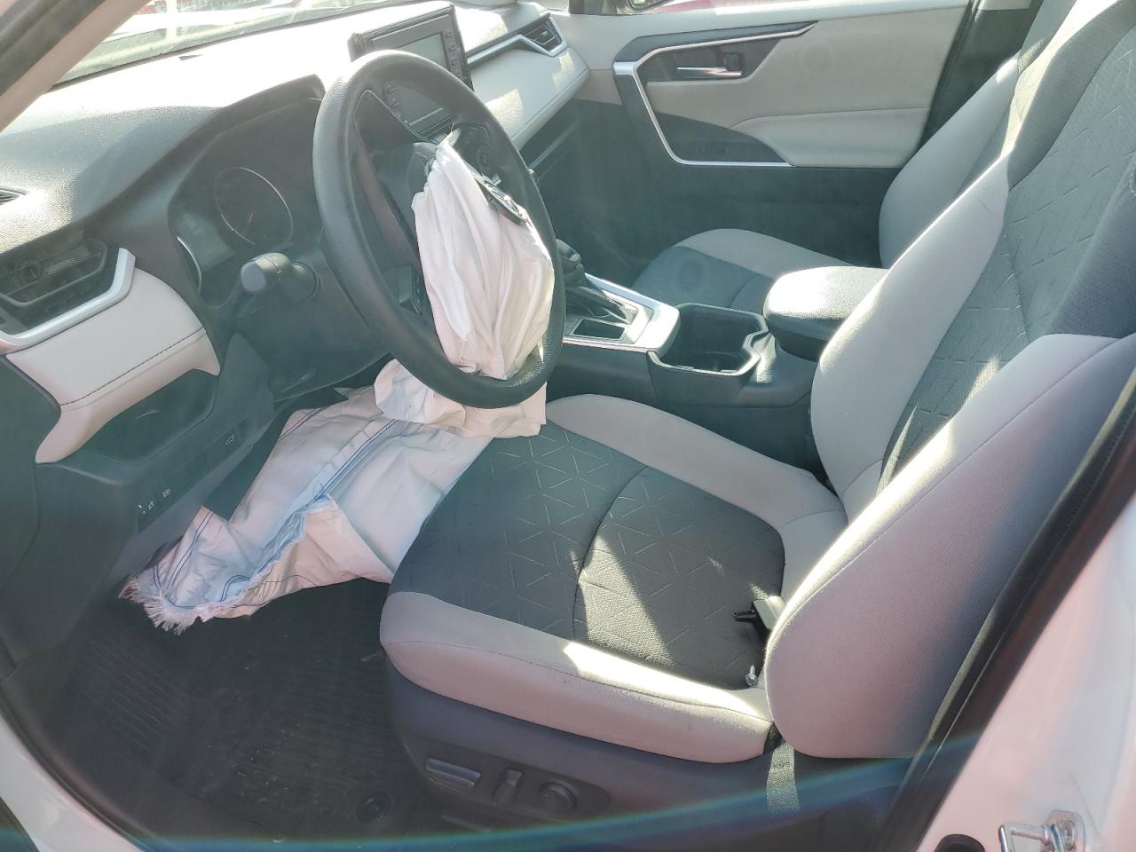 2022 TOYOTA RAV4 XLE VIN:2T3W1RFV6NC203820