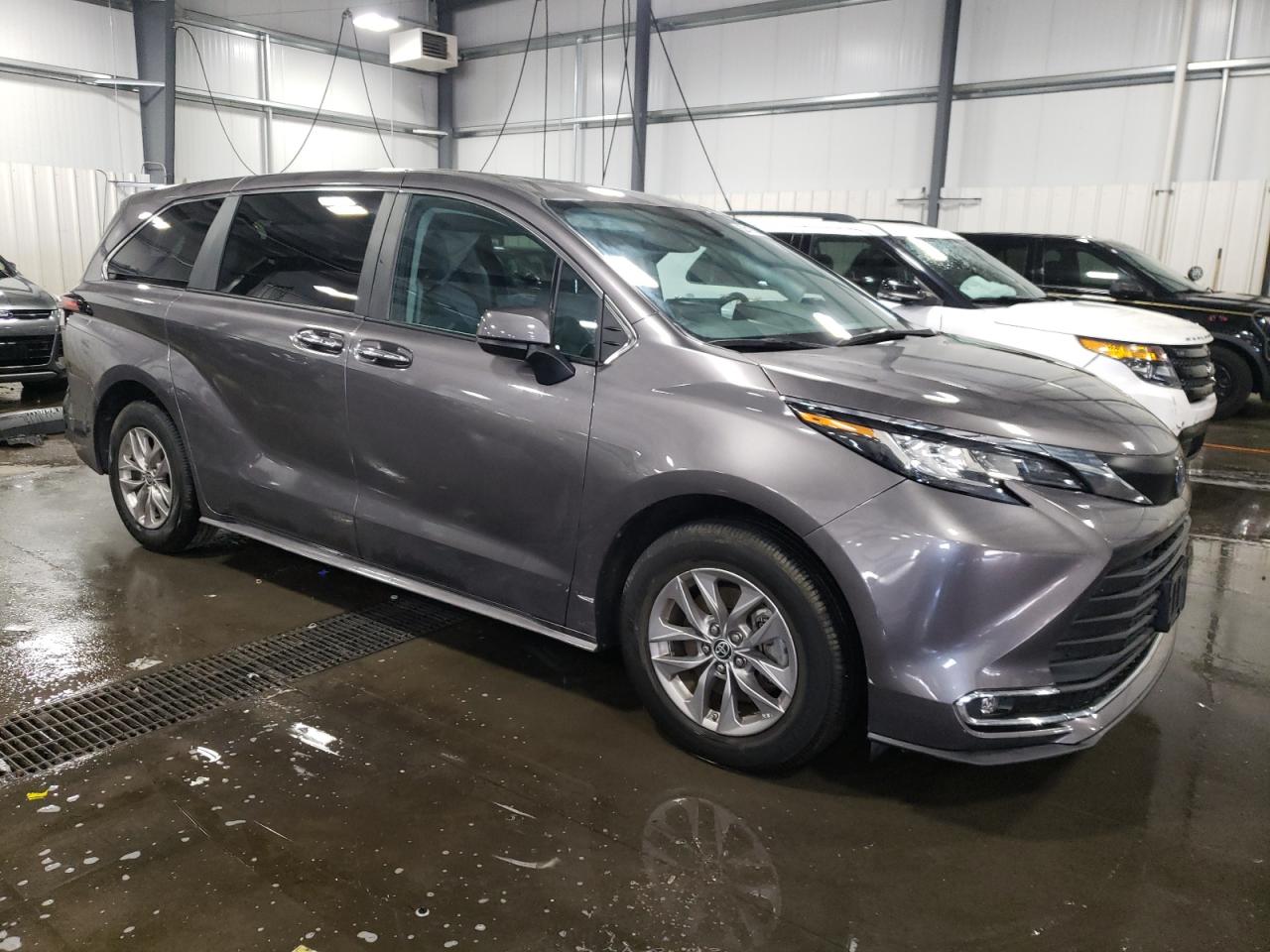 2022 TOYOTA SIENNA XLE VIN:5TDYRKEC3NS125201