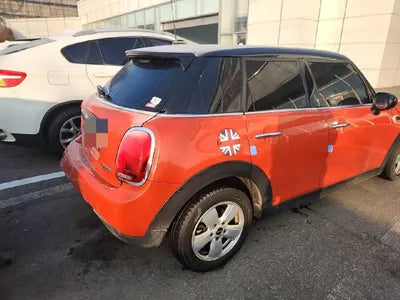 2018 MINI Cooper VIN: