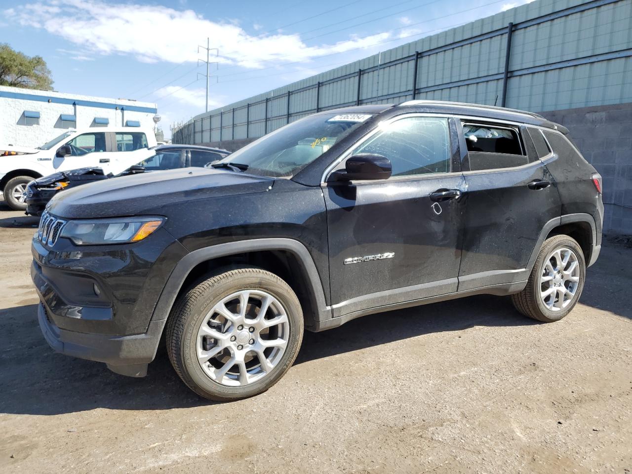 2024 JEEP COMPASS LATITUDE LUX VIN:3C4NJDFN2RT577335