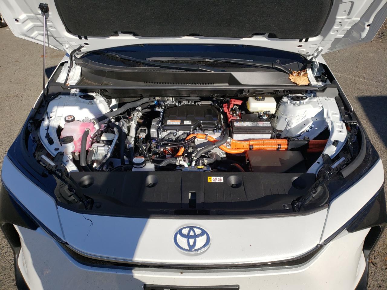 2024 TOYOTA BZ4X XLE VIN:JTMABACA7RA078839