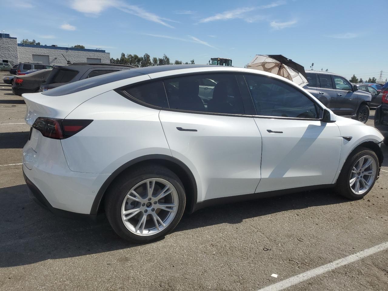 2022 TESLA MODEL Y  VIN:7SAYGDEE2NF515569