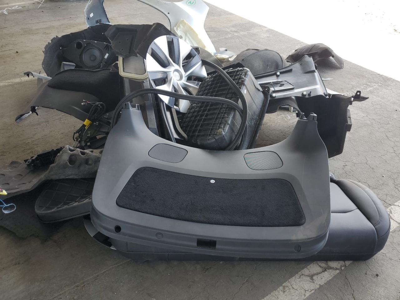 2022 TESLA MODEL Y  VIN:7SAYGDEE4NF493686