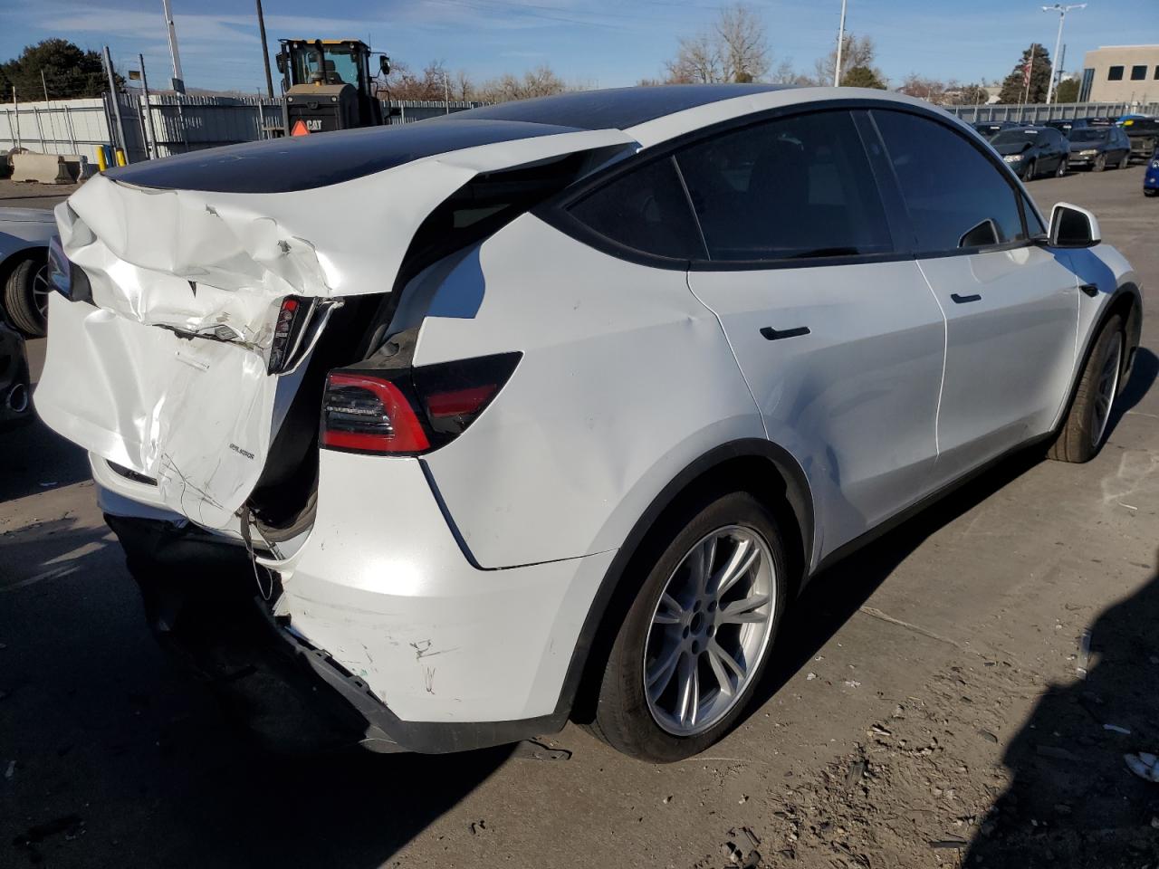 2024 TESLA MODEL Y  VIN:7SAYGDEE9RA268098
