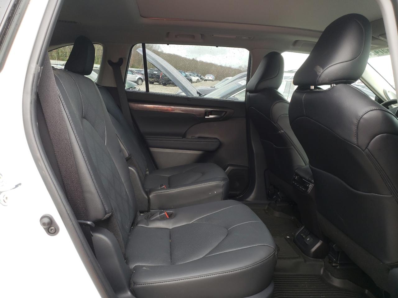 2024 TOYOTA HIGHLANDER LE VIN:5TDKDRBH4RS570551