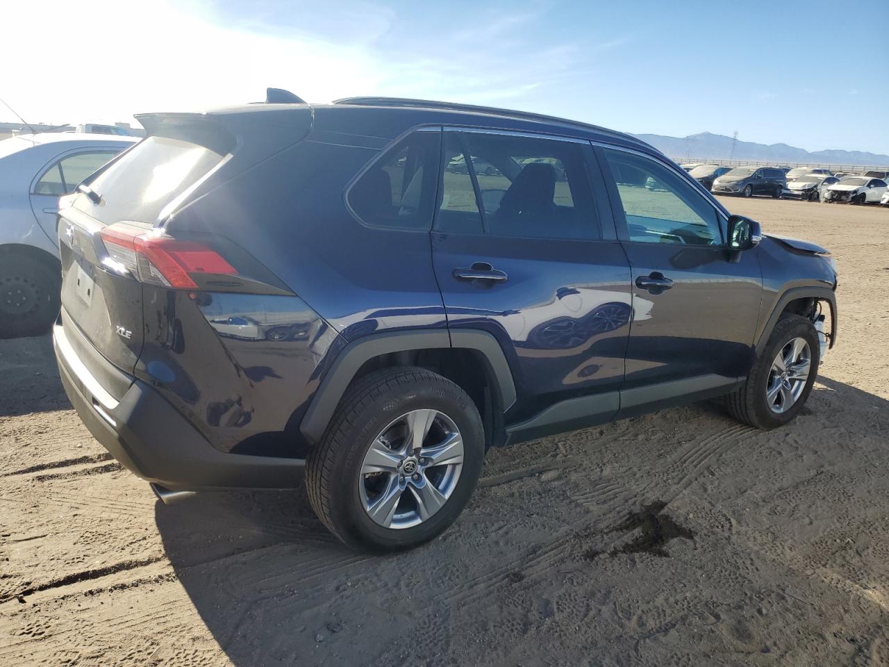 2022 TOYOTA RAV4 XLE VIN:2T3W1RFV0NW201902