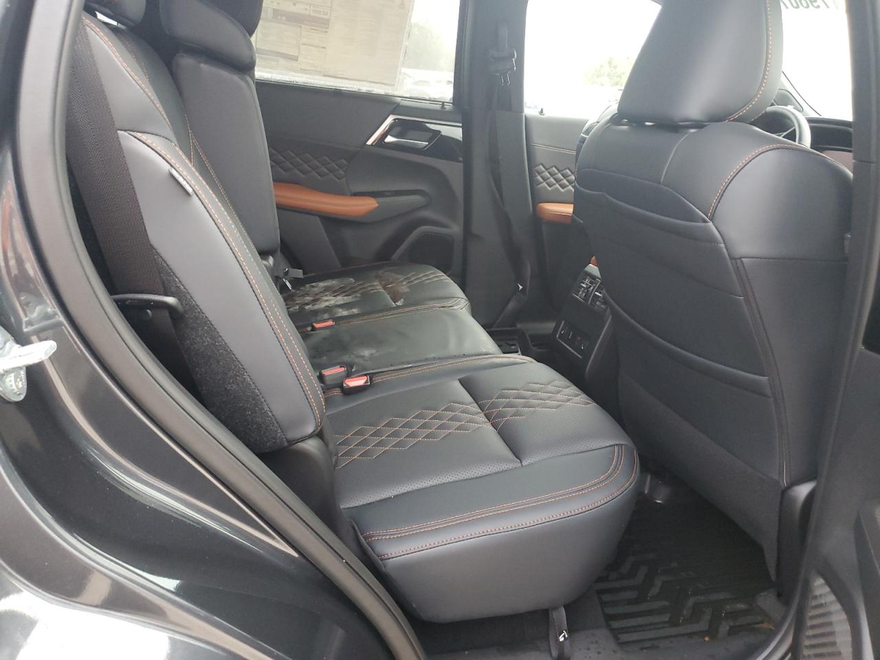 2024 MITSUBISHI OUTLANDER SEL VIN:JA4J3WA83RZ057332